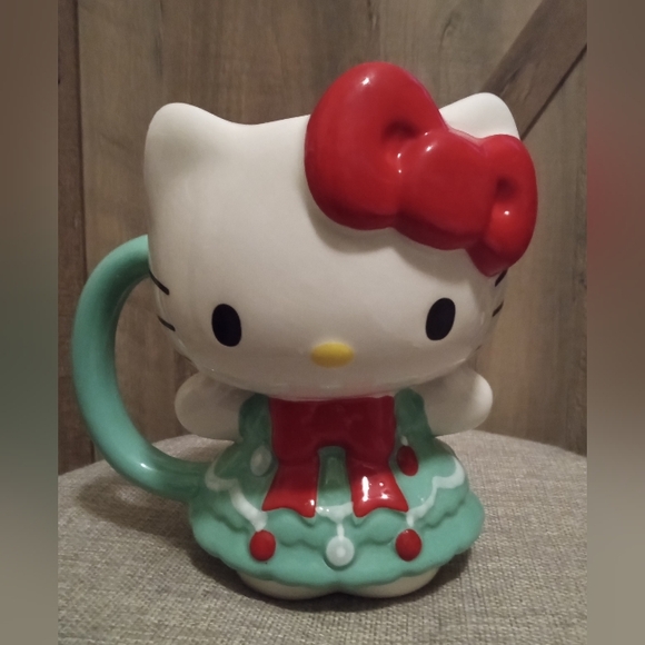Hello Kitty Christmas 🎄 Mug and Shaker Set - Picture 3 of 4